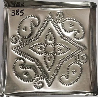 385