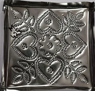 425